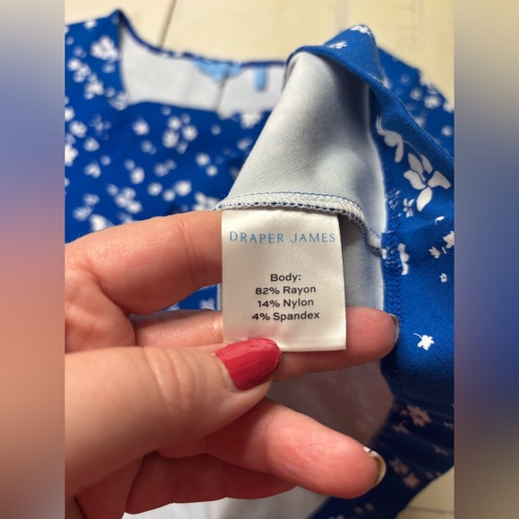 Draper James Blue Floral V Neck Ponte Love Circle Dress Size Small Short Sleeve - Picture 5 of 6